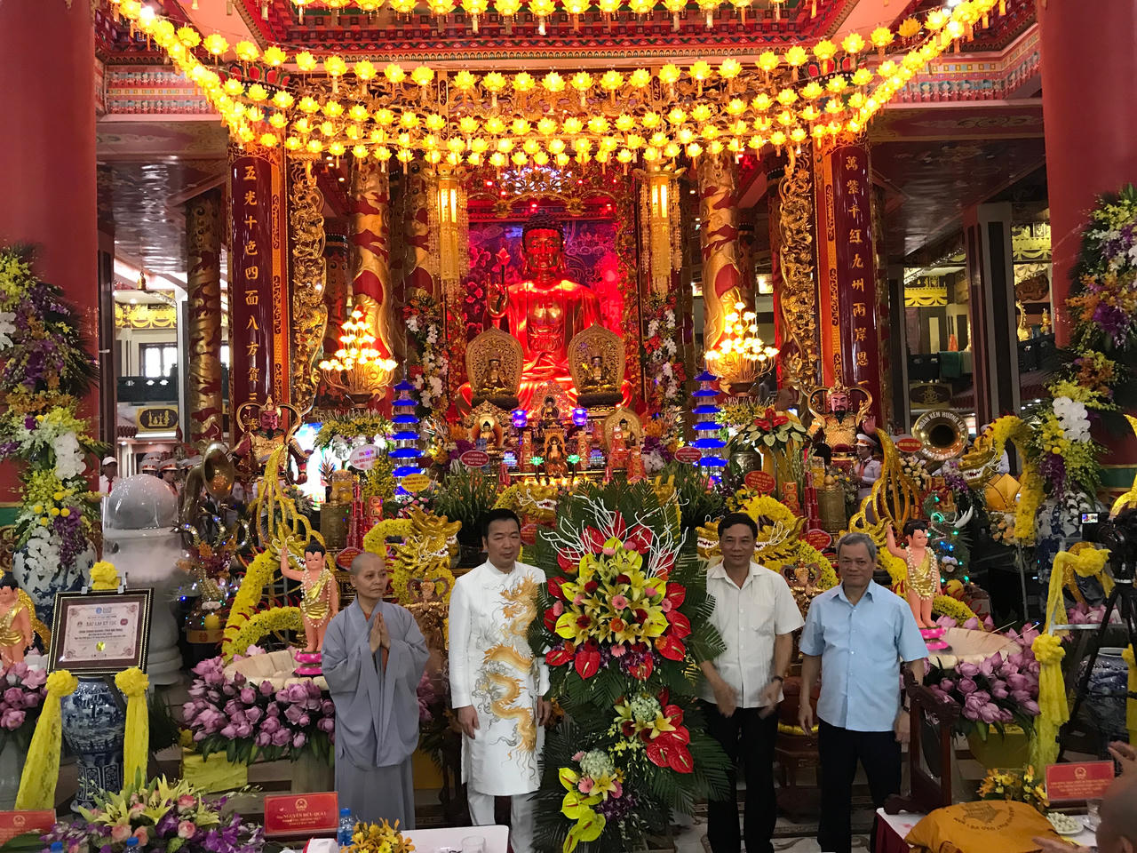 Đại lễ Phật đản 2019, chùa Thánh Quang tổ chức Lễ đón nhận kỷ lục Guinness