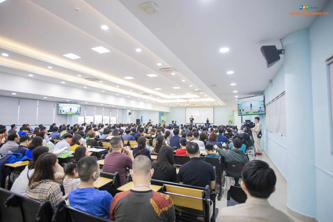  Tọa đàm: Tuổi 15 con cần tự lập để trở thành công dân toàn cầu