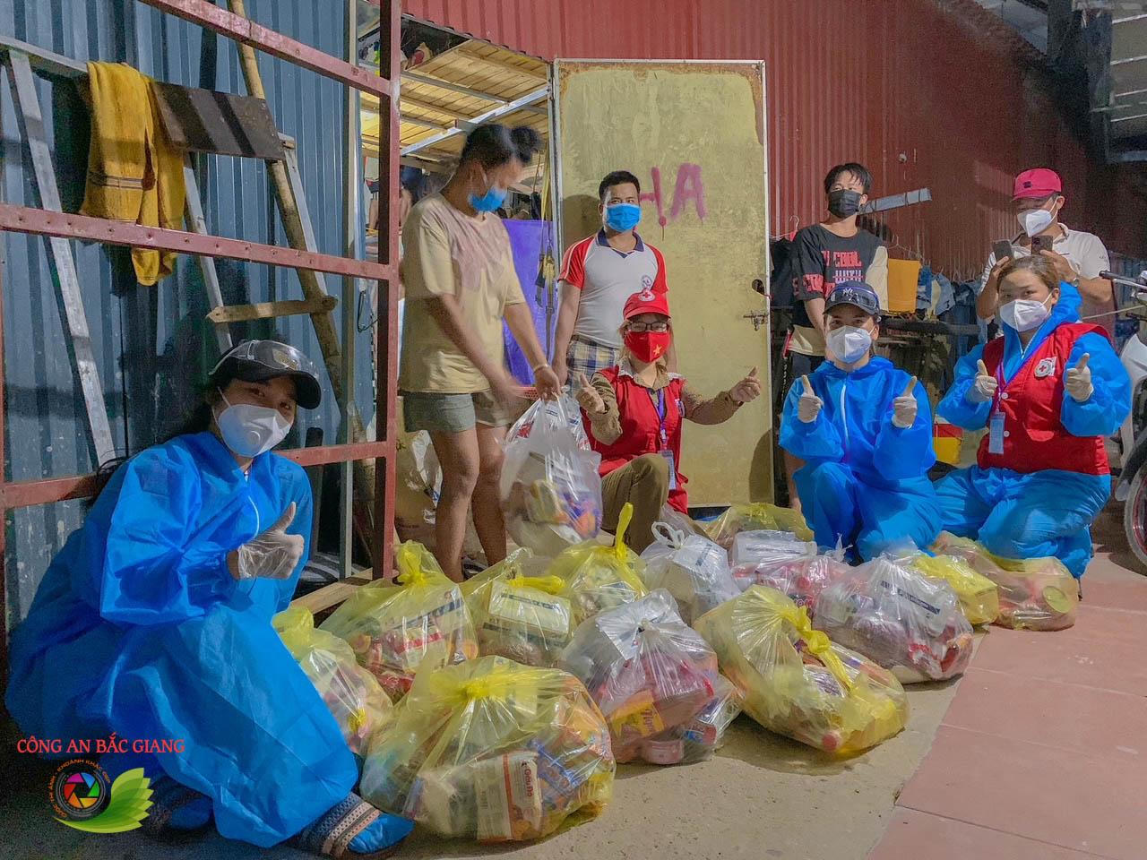 Những phóng viên không chuyên trên ‘chiến trường’ chống dịch COVID - 19 tại Bắc Giang