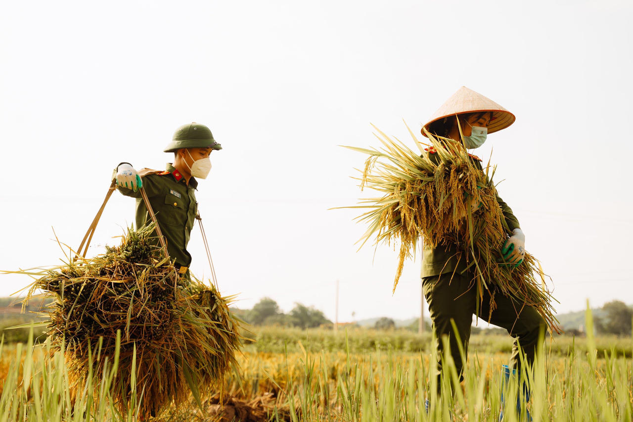 Công an Lạng Giang thực hiện xuất sắc 'nhiệm vụ kép' vừa chống dịch, vừa đảm bảo an ninh trật tự