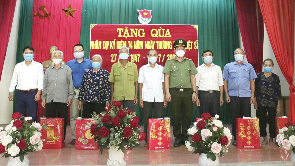 Đoàn viên, thanh niên Công an huyện Lạng Giang (Bắc Giang) tri ân các anh hùng, liệt sĩ