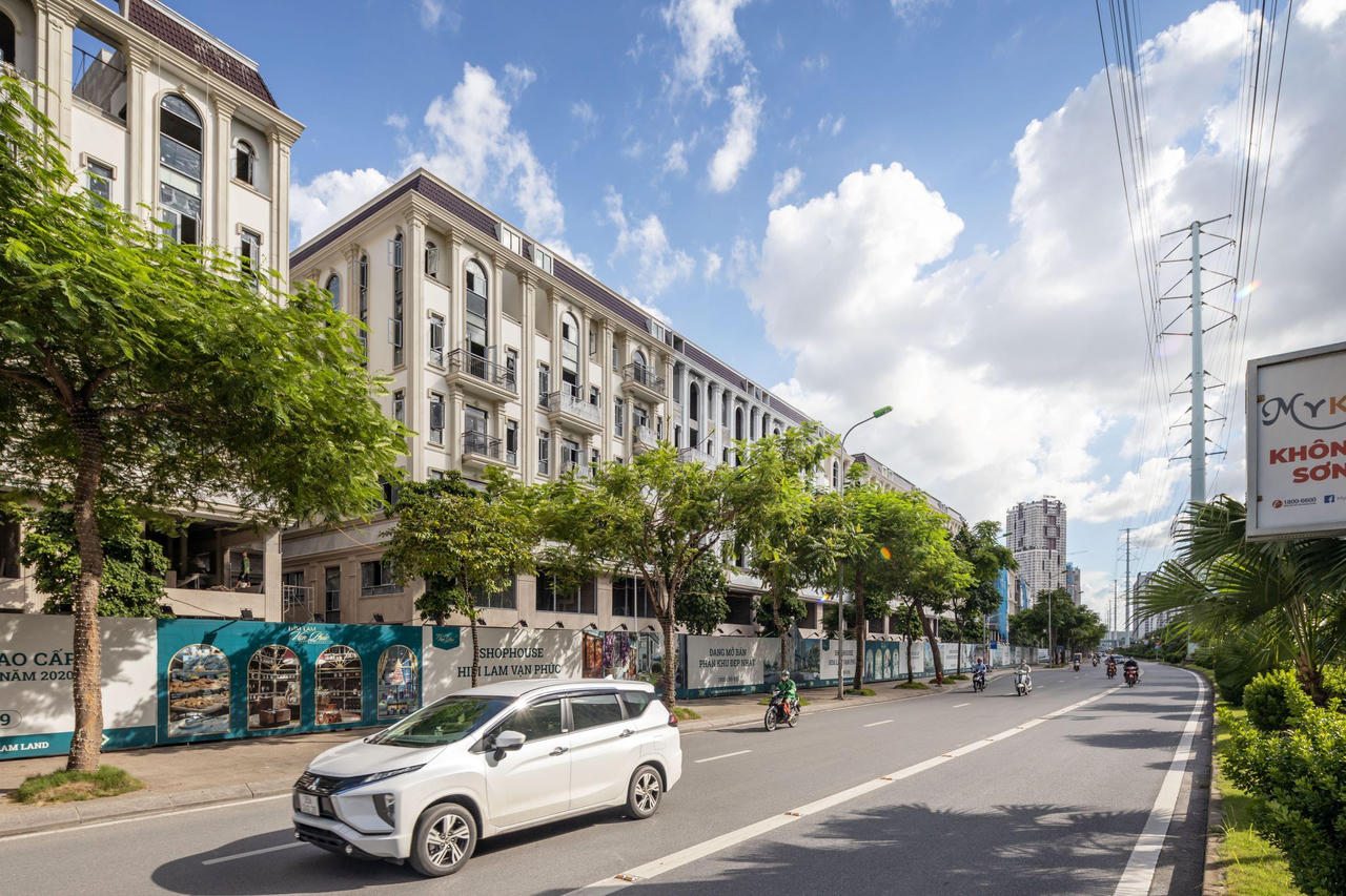 Nỗ lực vượt “bão” Covid, Him Lam Vạn Phúc chào đón những cư dân đầu tiên