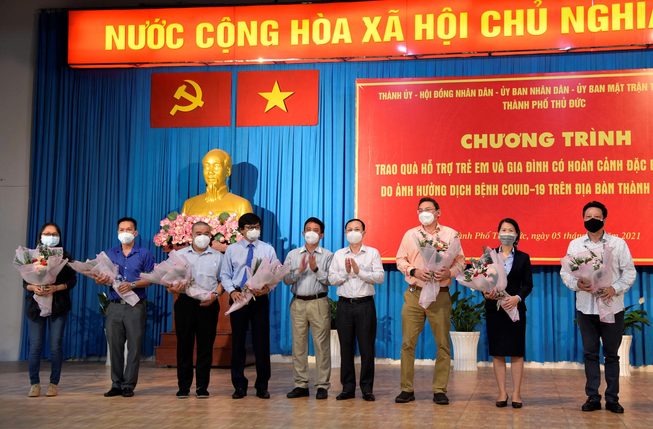 Him Lam Land hỗ trợ, tiếp sức gia đình và trẻ em có hoàn cảnh khó khăn do ảnh hưởng của dịch COVID-19 