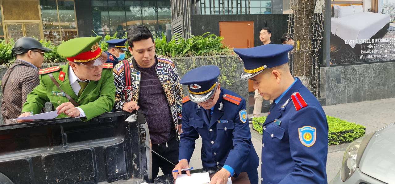 Quyết liệt xử lý vi phạm trật tự đô thị tại “điểm nóng” trên địa bàn Cầu Giấy 