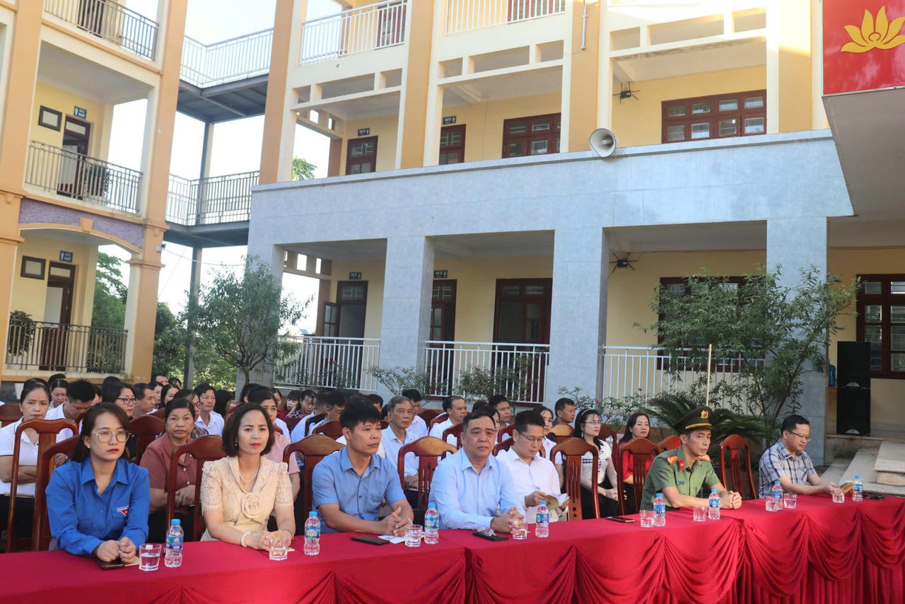  Lạng Giang (Bắc Giang): Ra quân thực hiện cao điểm bảo đảm trật tự ATGT cho lứa tuổi học sinh