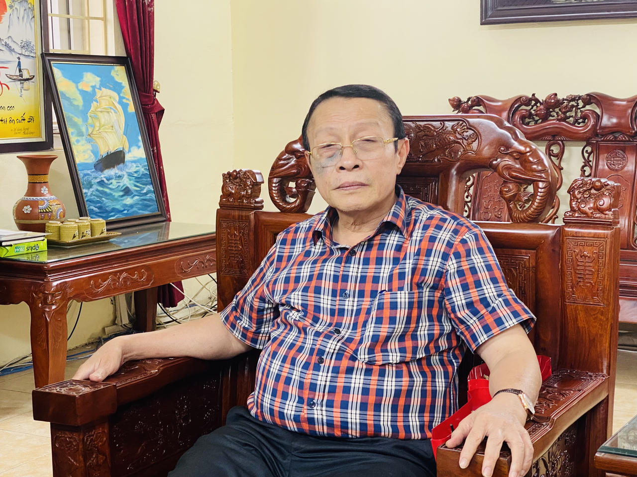 Học sinh không dùng điện thoại trong lớp học cần trở thành thói quen, tự giác