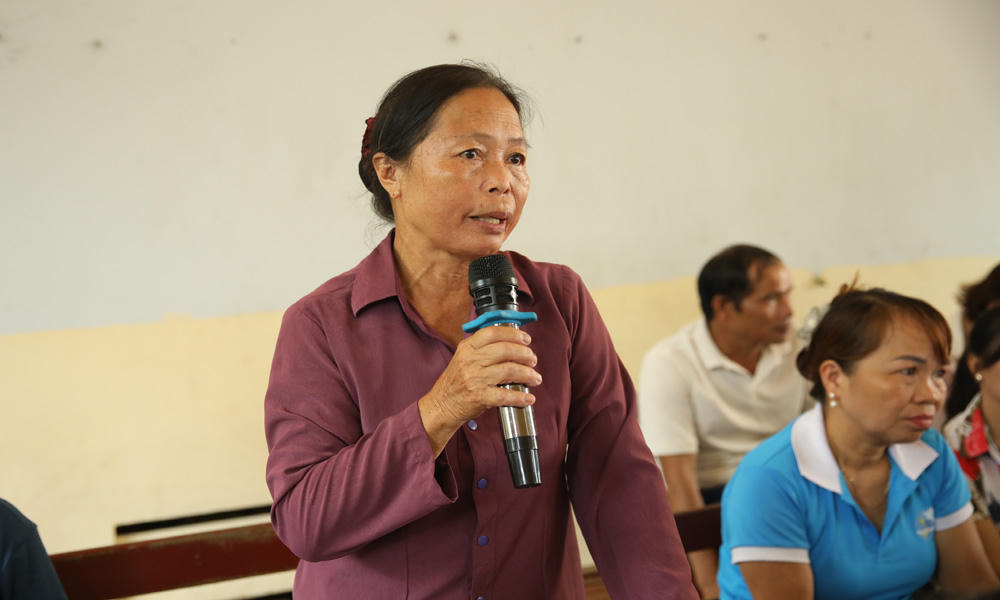 Bí thư Huyện ủy Lạng Giang Tạ Huy Cần tiếp xúc, đối thoại với người dân