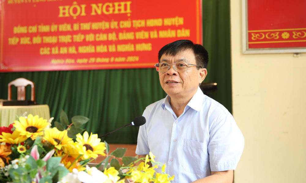 Bí thư Huyện ủy Lạng Giang Tạ Huy Cần tiếp xúc, đối thoại với người dân