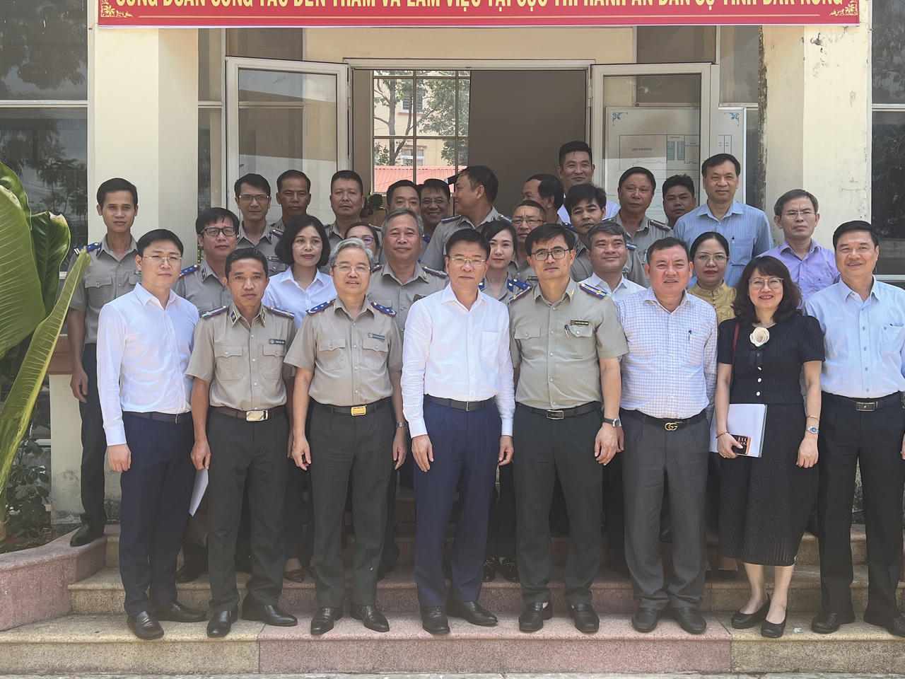 Bộ trưởng Lê Thành Long làm việc với Cục Thi hành án dân sự Đắk Nông