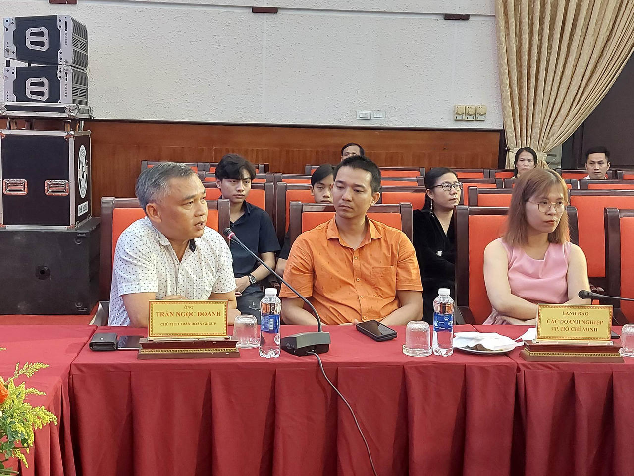 Caravan Báo Pháp luật Việt Nam - Cầu nối giữa doanh nghiệp và địa phương trong phát triển kinh tế xã hội 