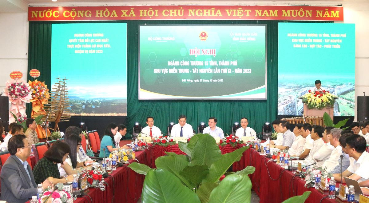 Hội nghị ngành Công thương 15 tỉnh, thành phố khu vực miền Trung - Tây Nguyên lần thứ IX