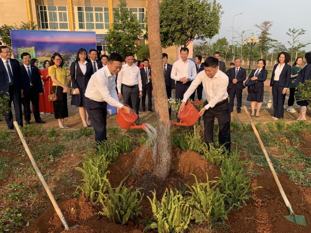 5 năm thành lập Phân hiệu Trường Đại học Luật Hà Nội tại tỉnh Đắk Lắk: Vững bước trong giai đoạn phát triển mới 
