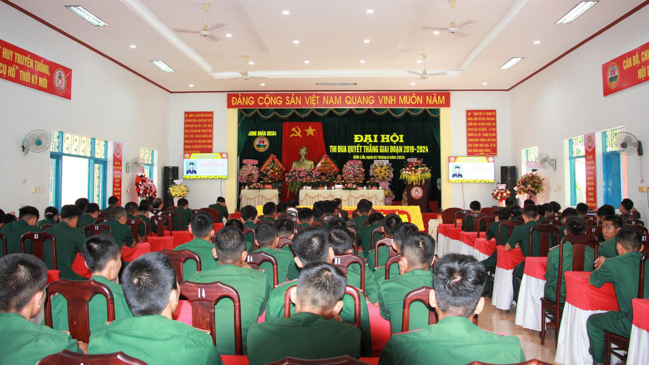 Trung đoàn Bộ binh 584 khen thưởng nhiều tập thể, cá nhân trong phong trào Thi đua Quyết thắng