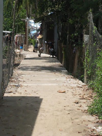 Lão nông mang cả gia tài đi chống tiêu cực