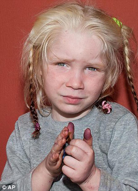 Hé lộ đường dây buôn trẻ em từ “Thiên thần tóc vàng”