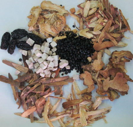 Dùng cây cỏ trong vườn chữa các bệnh “khó chịu”