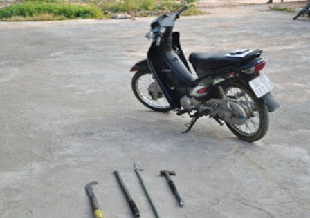 Cho người tình "mây mưa" với đàn ông lạ để tống tiền