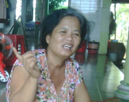 Người thân rơi nước mắt kể gia cảnh vợ chồng "có gì cũng đốt"