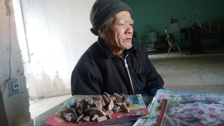 Kẻ điên, người chết  vì lang băm chữa bệnh bằng... hát