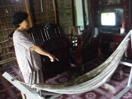 Ác phụ thả trôi sông con của người tình cũ 