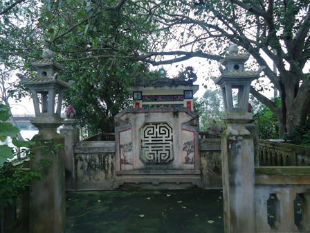 Ly kỳ chuyện phiến đá được vua phong hiệu "phu nhân"