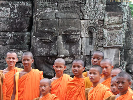 Độc đáo tục muốn lấy vợ, phải vào chùa tu thân