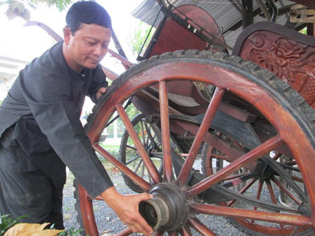 Truyền nhân cuối cùng đóng xe thổ mộ trên đất Bình Dương