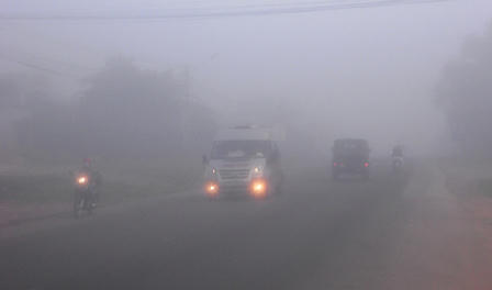 Sương mù dày đặc hiếm gặp ngày đầu năm mới