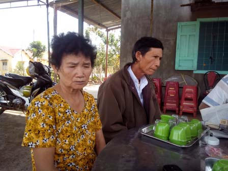 Không giữ được vợ, chồng ép chết con thơ rồi tự vẫn