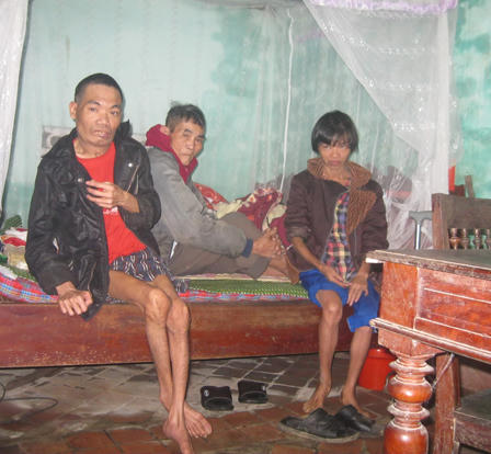 Vùng đất nhiều người phát điên, khỏa thân đi khắp làng