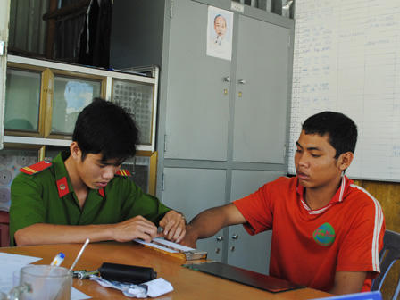 Cảnh sát trắng đêm nằm ruộng rình kẻ trộm bò