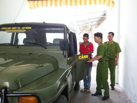 Cảnh sát “xịn” bị cảnh sát “rởm” còng tay, đánh bất tỉnh