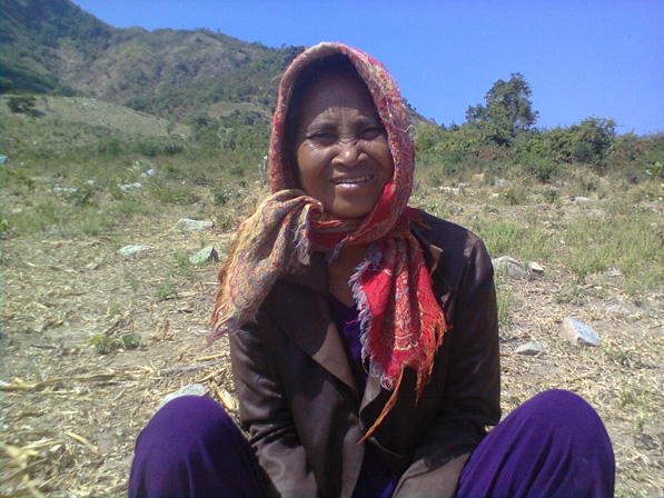 “Ngồi trên đống lửa” vì con bê 6 chân “nửa đực nửa cái”