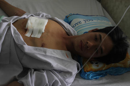 Mất hứng đánh bạc, vung dao giết người