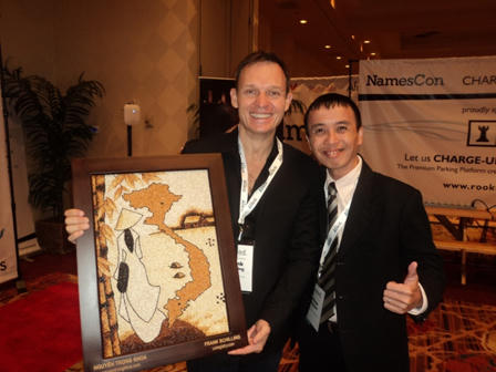 "Vua tên miền" ra vỉa hè rao bán tên miền