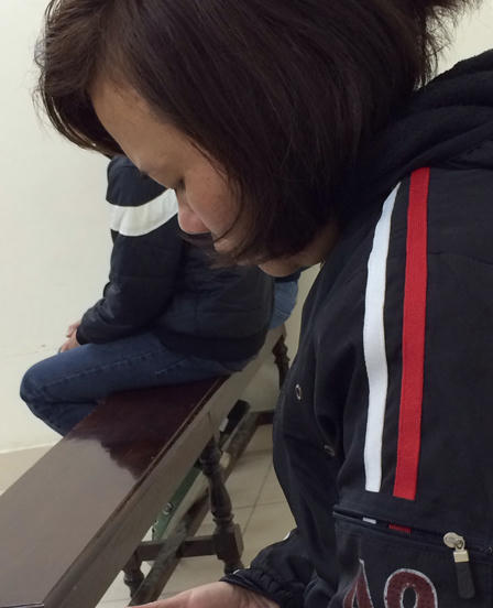 10 năm làm vợ, 7 lần “tiễn” chồng vào trại giam