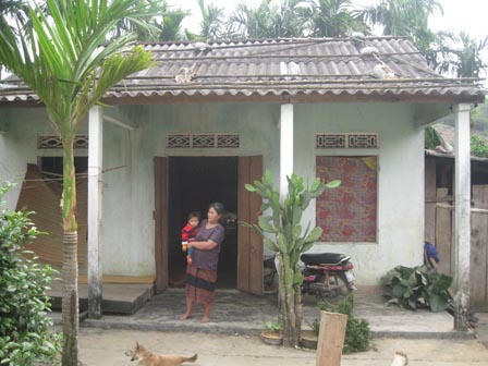 Ngôi mộ rắn và nước mắt người mẹ liên tục mất con