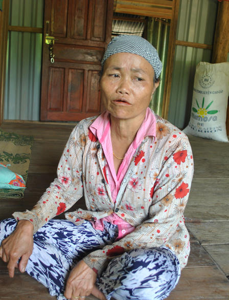 Tằng tịu với chị dâu, em chồng uống thuốc sâu tự tử