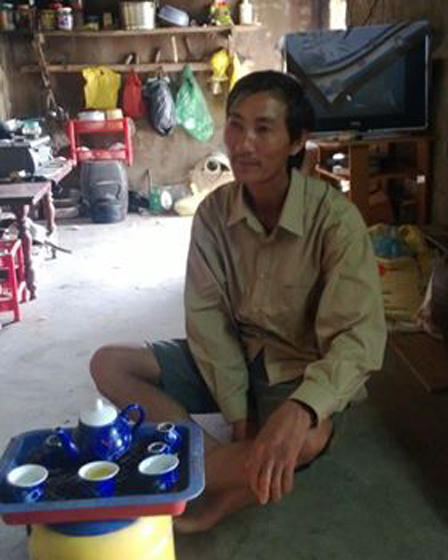 Con gái trần truồng trên vũng máu ám ảnh người cha tội nghiệp