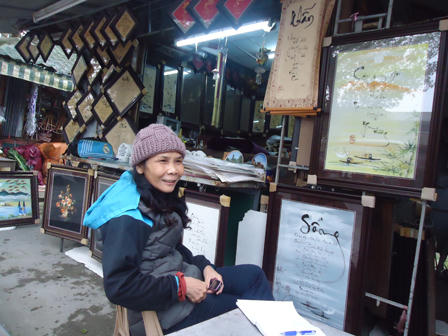 Bà đồ xứ Huế vui buồn quanh Tràm hoa vàng 