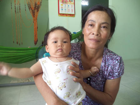 Bé gái chín tháng tuổi lại tiếp tục bị mẹ bỏ rơi