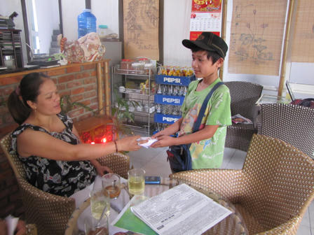 Cửa biển Đà Nẵng và những phận đời bé nhỏ