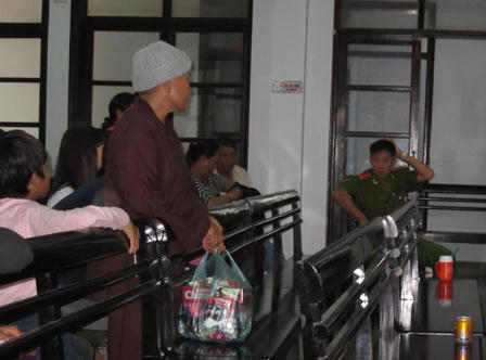 Gia cảnh éo le của 5 "nữ quái tuổi teen" đi cướp để lấy tiền tiêu xài