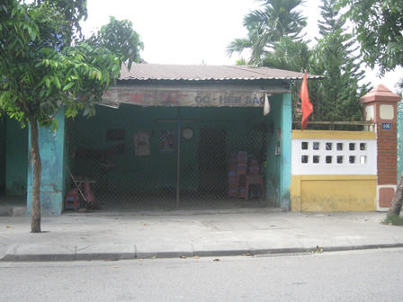 Kinh hãi chứng kiến bạn nhậu chết gục bên chén rượu ốc