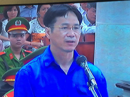 Siêu lừa Huyền Như đổ lỗi cho quân của "bầu" Kiên 