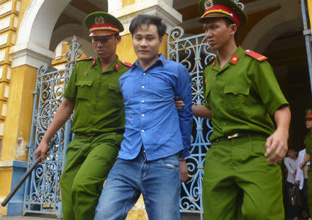 Tử hình kẻ “đuổi cùng, giết tận” người va chạm giao thông