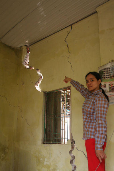 Truy tìm hài cốt cô gái đồng trinh, làm sụt nhà hàng xóm