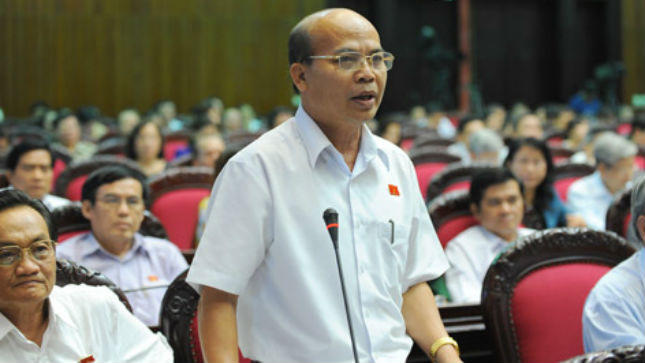 ĐBQH hứa không đi nước ngoài để tiết kiệm tiền vì ngư dân