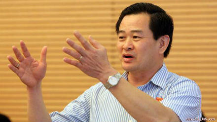 “Tiền bạc, tình cảm đi vào, công lý sẽ cắp cặp ra đi“?