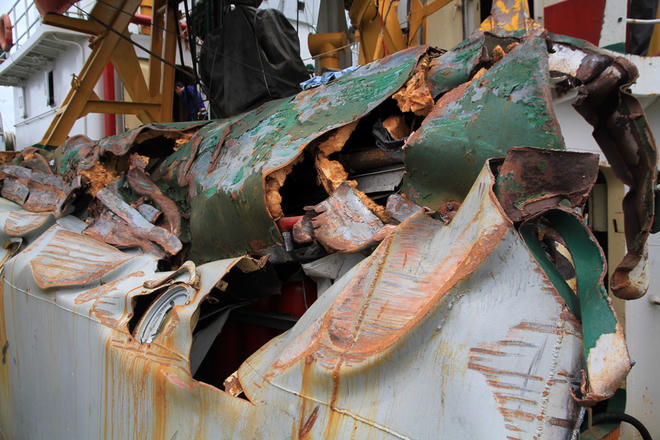 Cận cảnh con tàu kiểm ngư bị 5 tàu Trung Quốc đâm nát